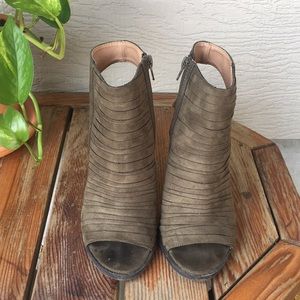 Green Sandals with heels